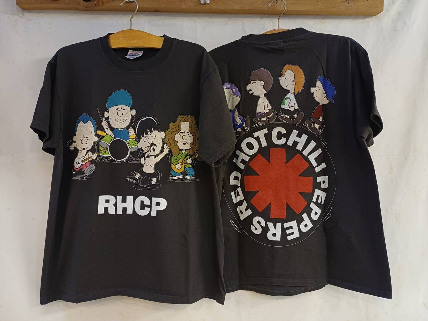 RED HOT CHILI PEPPERS 4